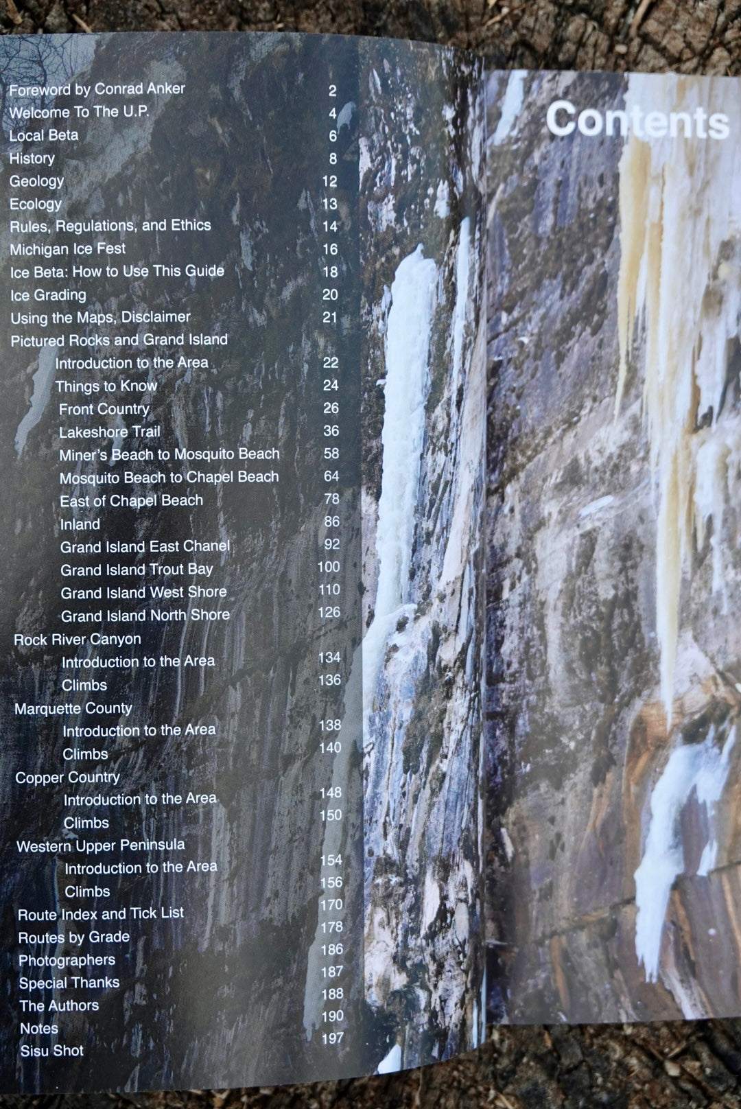 An Ice Climber's Guide to Michigan's Upper Peninsula (2019) by Abbotts, Jugenheimer, Thompson