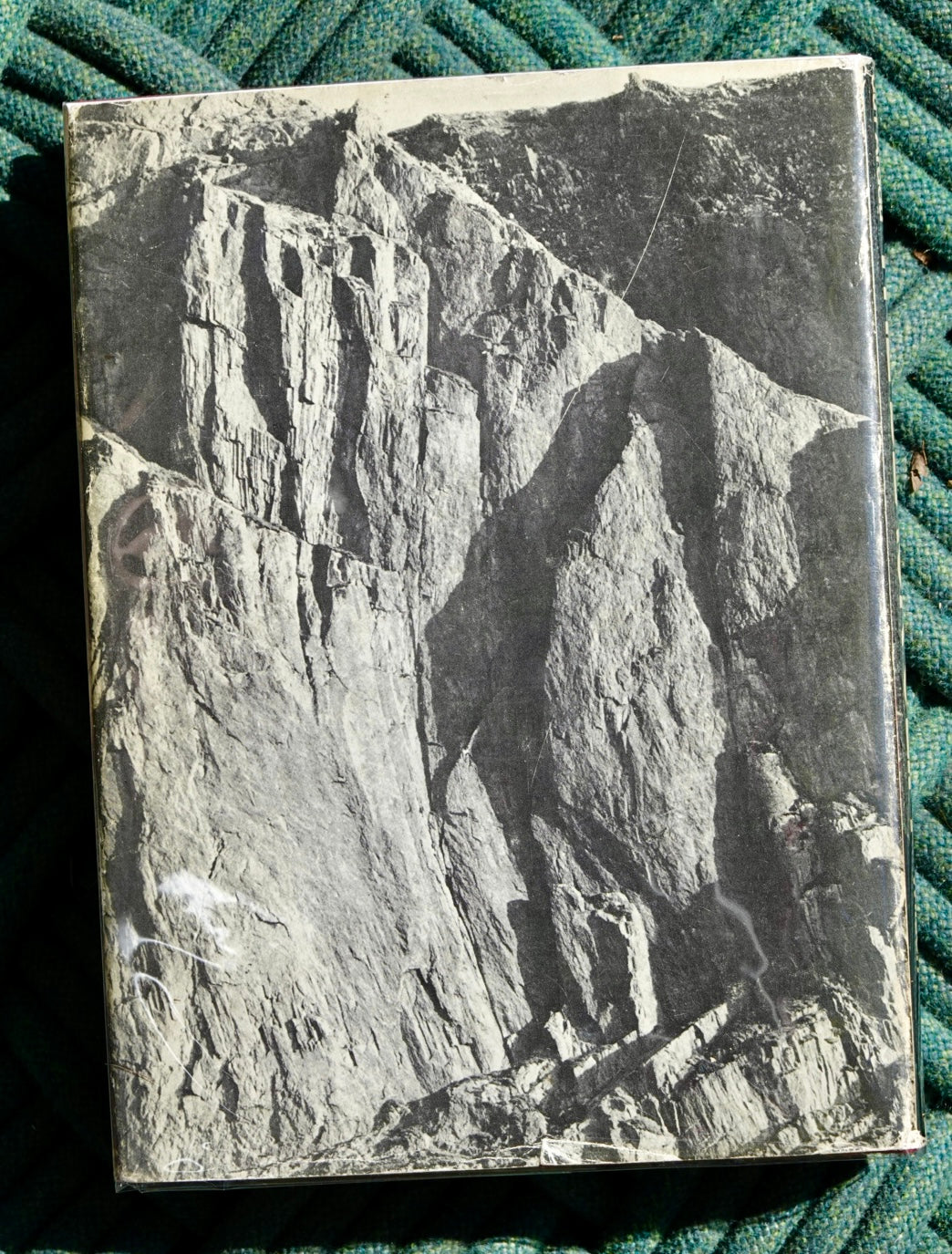The Black Cliff by Crew, Soper & Wilson (1971)