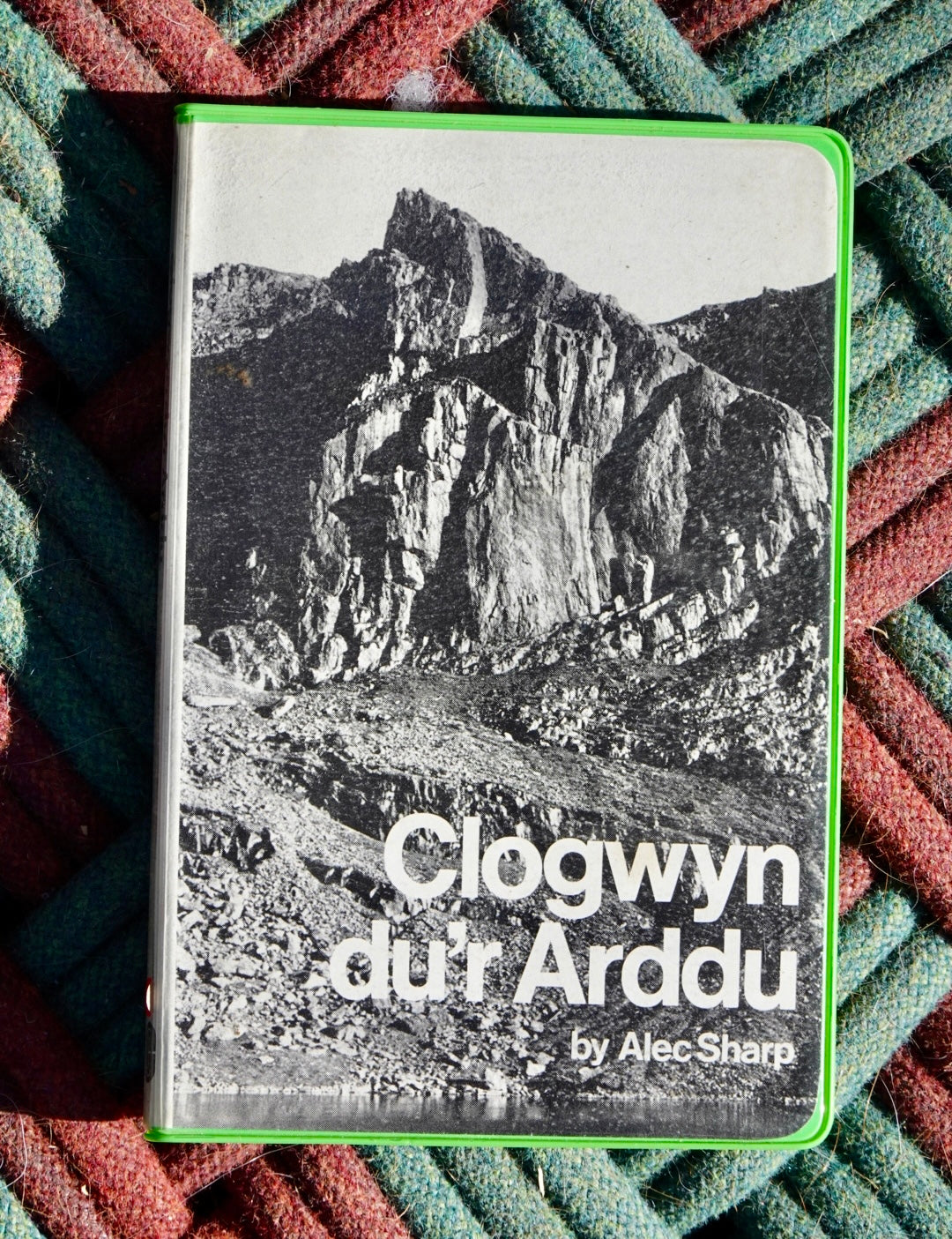 Clogwyn du'r Arddu by Alex Sharp (1976) (SIGNED BY MANY)