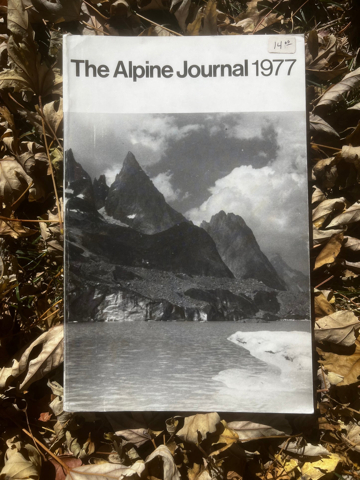 Alpine Journal No. 326 (1977)